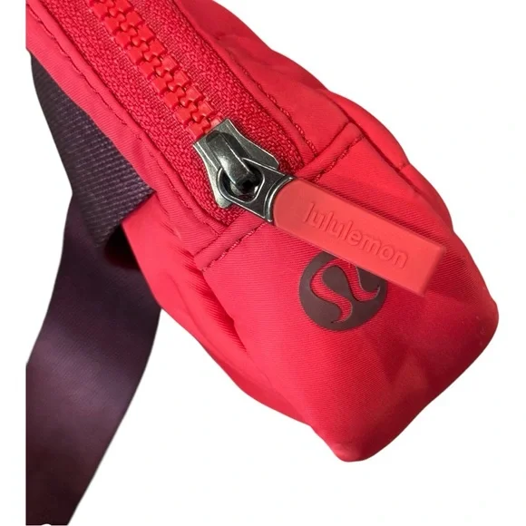 ❤️Lululemon❤️ Red Canada Olympic Limited Edition Belt Bag - Picture 4 of 7